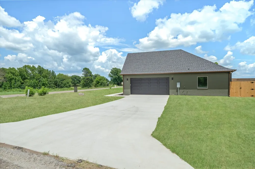 15558 CR 436 Lindale, TX 75771