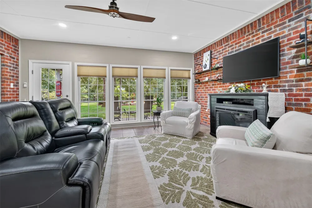 5611 Fm 2494 Athens, TX 75751