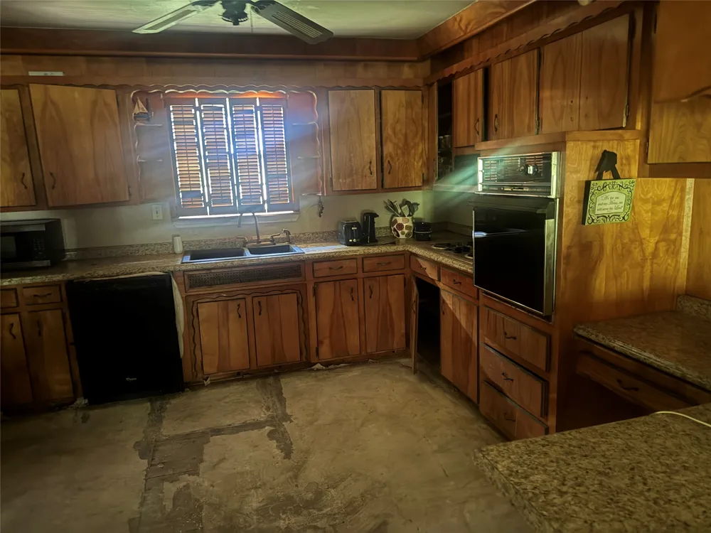 4205 Hickory Tree Road Balch Springs, TX 75180