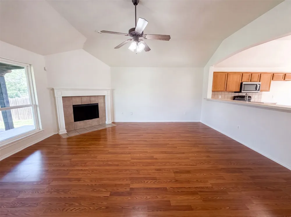 324 Cascade Drive Red Oak, TX 75154