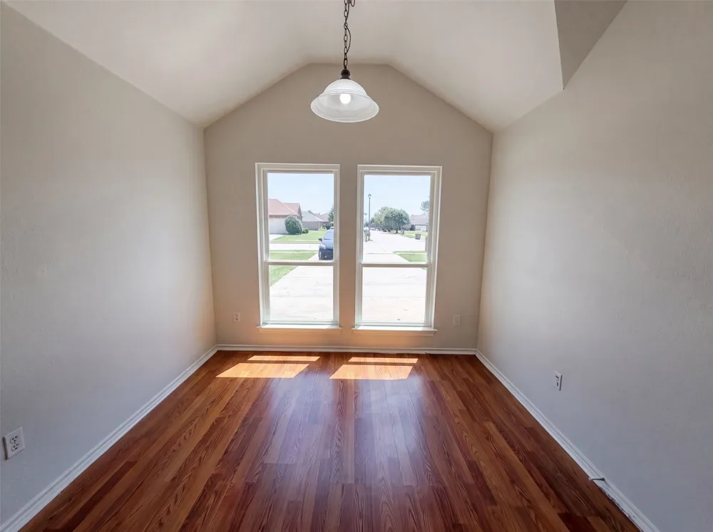 324 Cascade Drive Red Oak, TX 75154