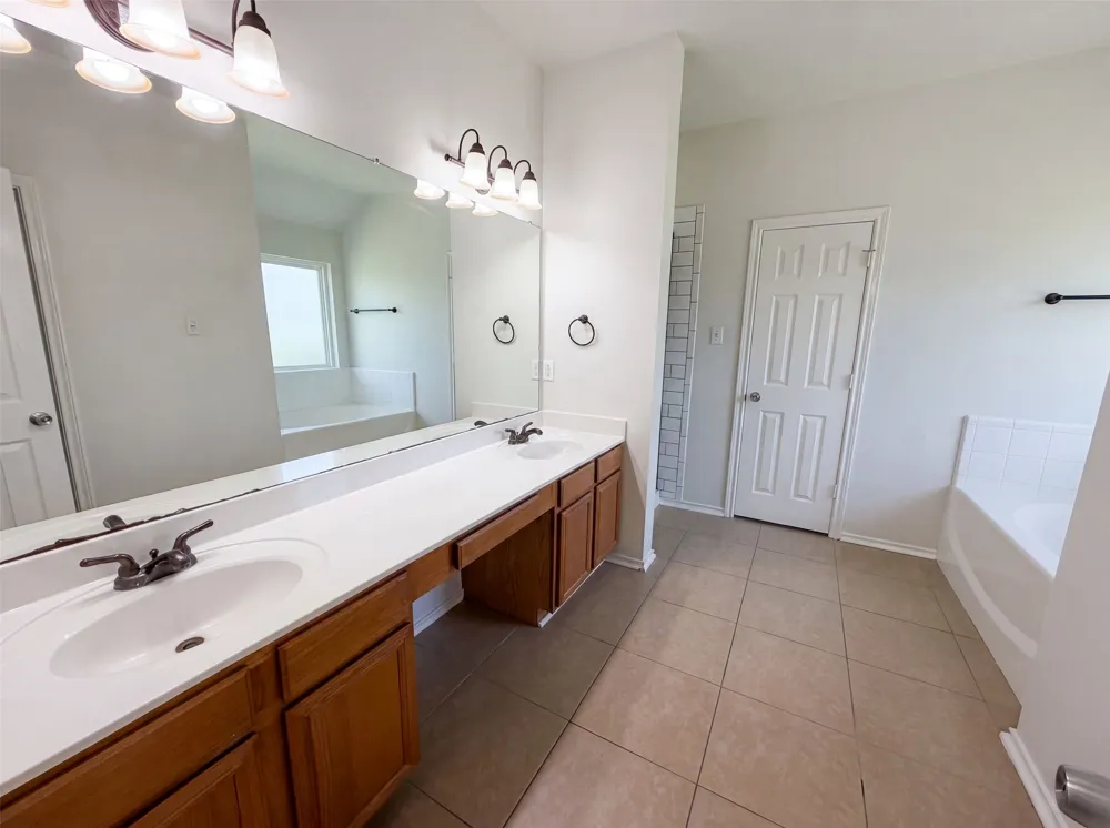 324 Cascade Drive Red Oak, TX 75154