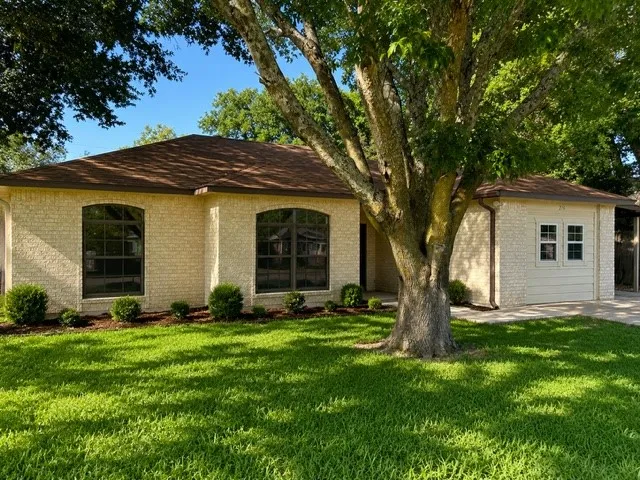 216 Monica Street Glenn Heights, TX 75154