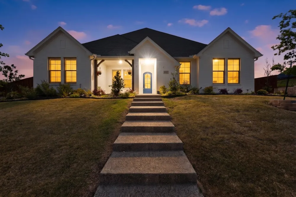 10813 Alta Sierra Drive Benbrook, TX 76126