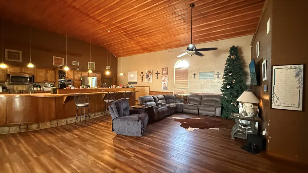 1302 20th Street Anson, TX 79501