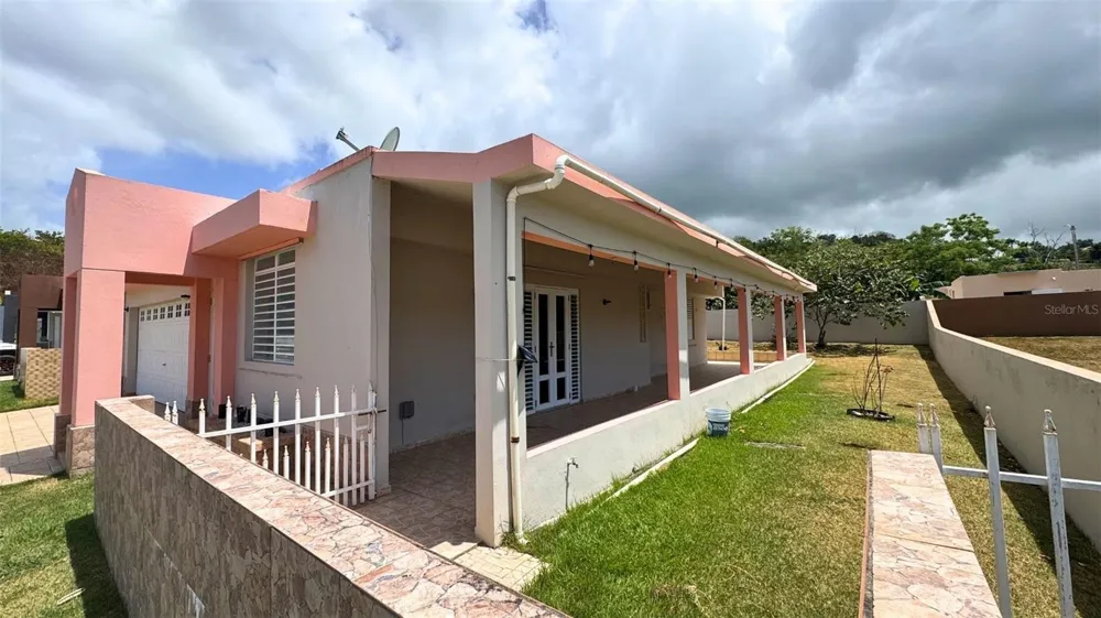 ALMENDRILLO JARDIN DEL ESTE #B9 Naguabo, PR 00718