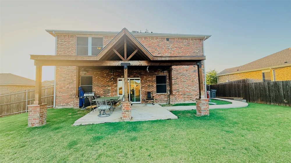 2620 Beech Creek Road Glenn Heights, TX 75154