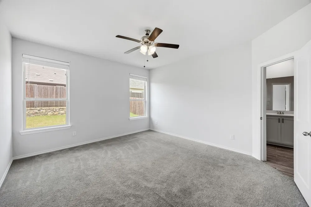 1024 Runnels Lane Aubrey, TX 76227