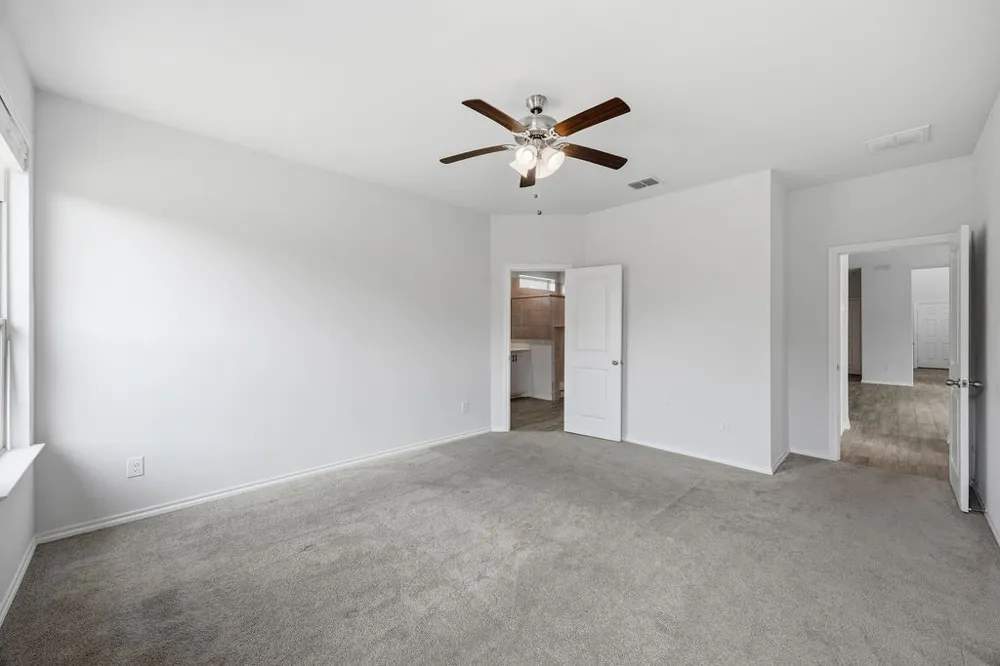 1024 Runnels Lane Aubrey, TX 76227