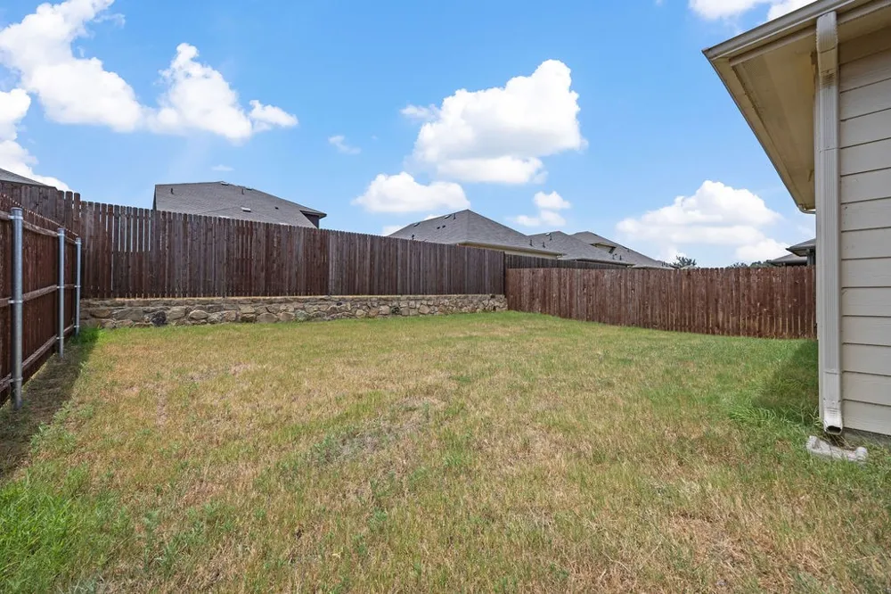 1024 Runnels Lane Aubrey, TX 76227
