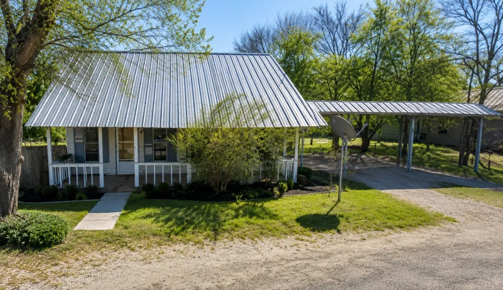 231 S Colorado Street Whitney, TX 76692