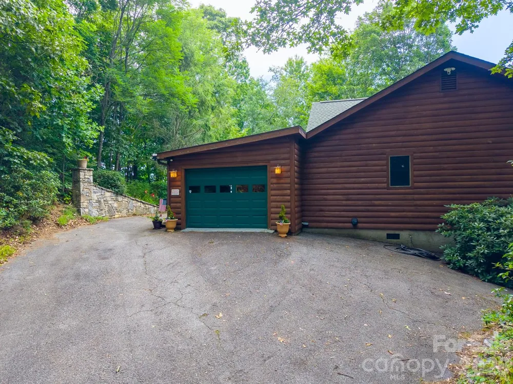 760 Woody Lane Waynesville, NC 28786