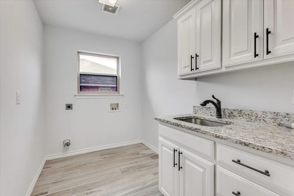 1007 SW 2nd Avenue Mineral Wells, TX 76067