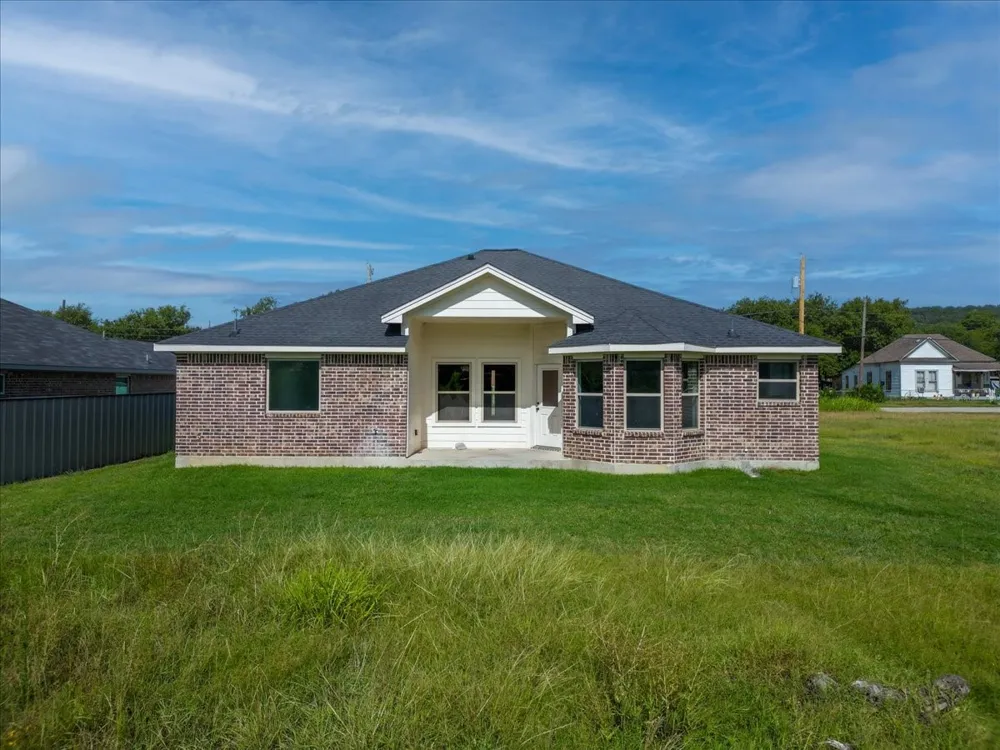 1007 SW 2nd Avenue Mineral Wells, TX 76067