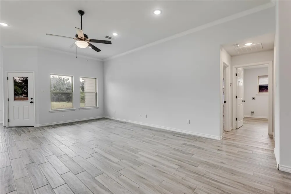 1007 SW 2nd Avenue Mineral Wells, TX 76067