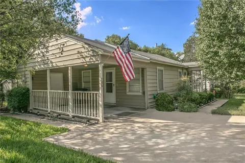 206 Renfro Street