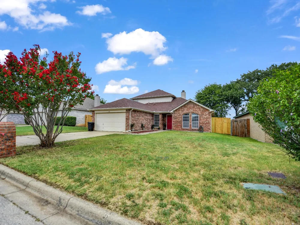 617 Oak View Court Azle, TX 76020