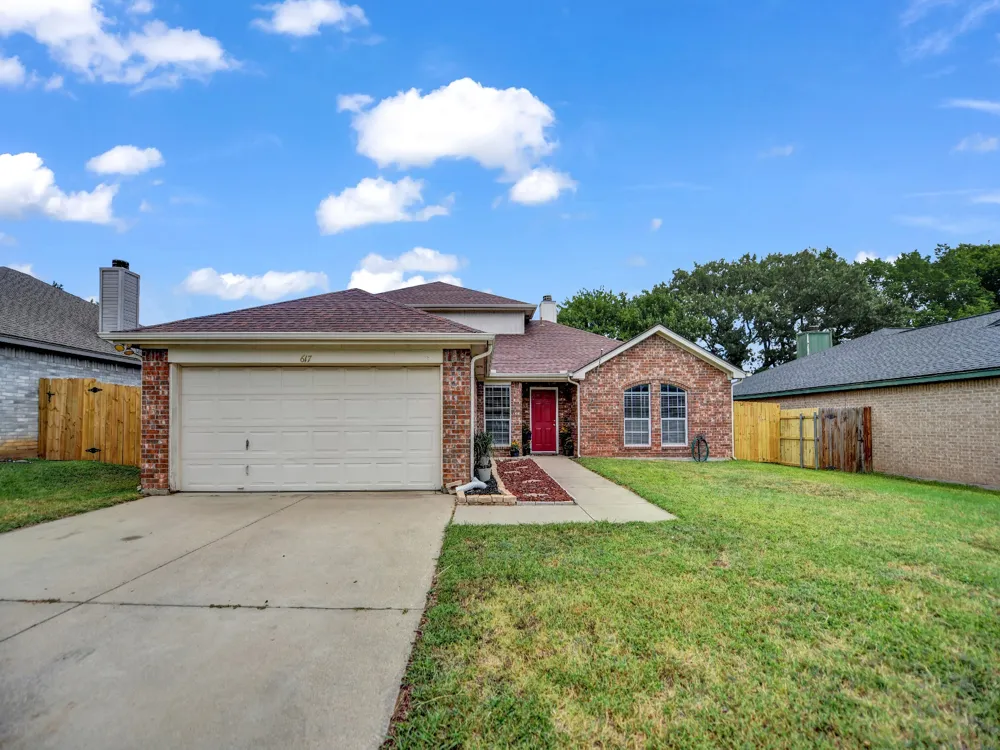 617 Oak View Court Azle, TX 76020