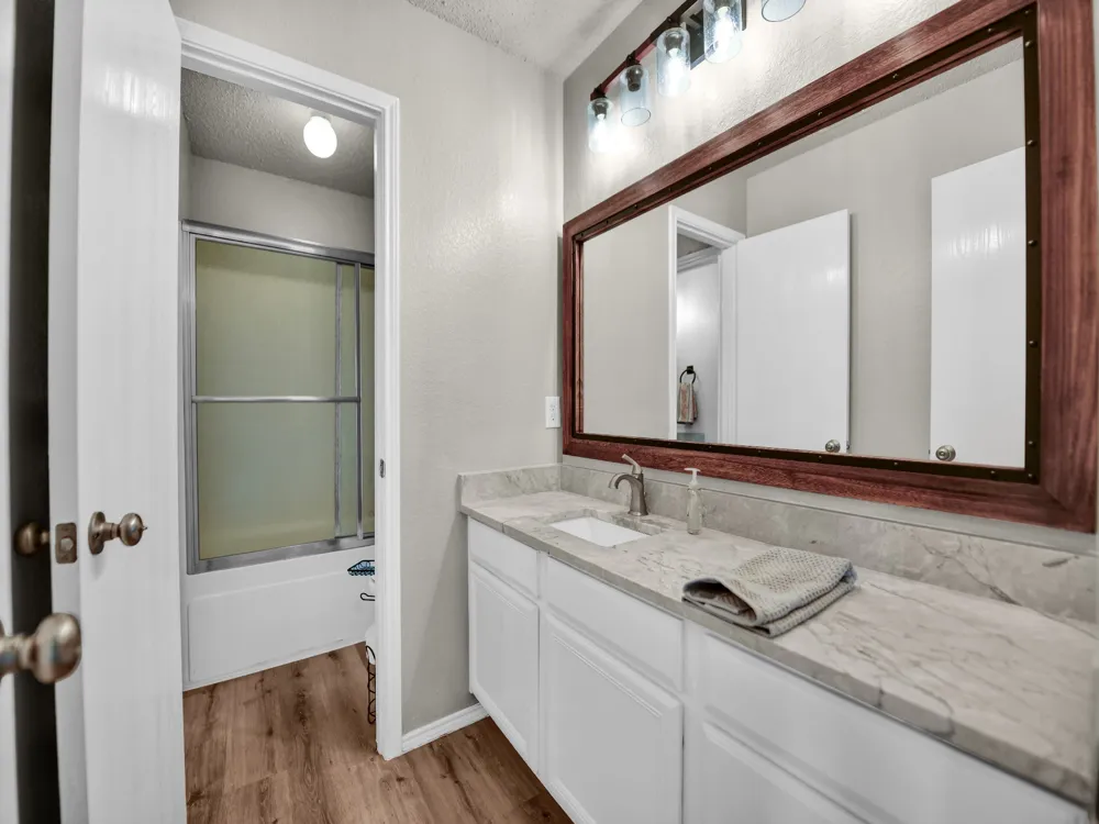 617 Oak View Court Azle, TX 76020