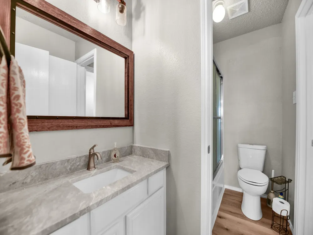 617 Oak View Court Azle, TX 76020