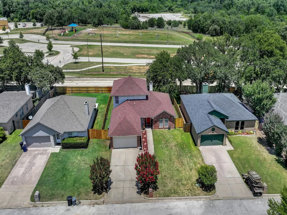 617 Oak View Court Azle, TX 76020
