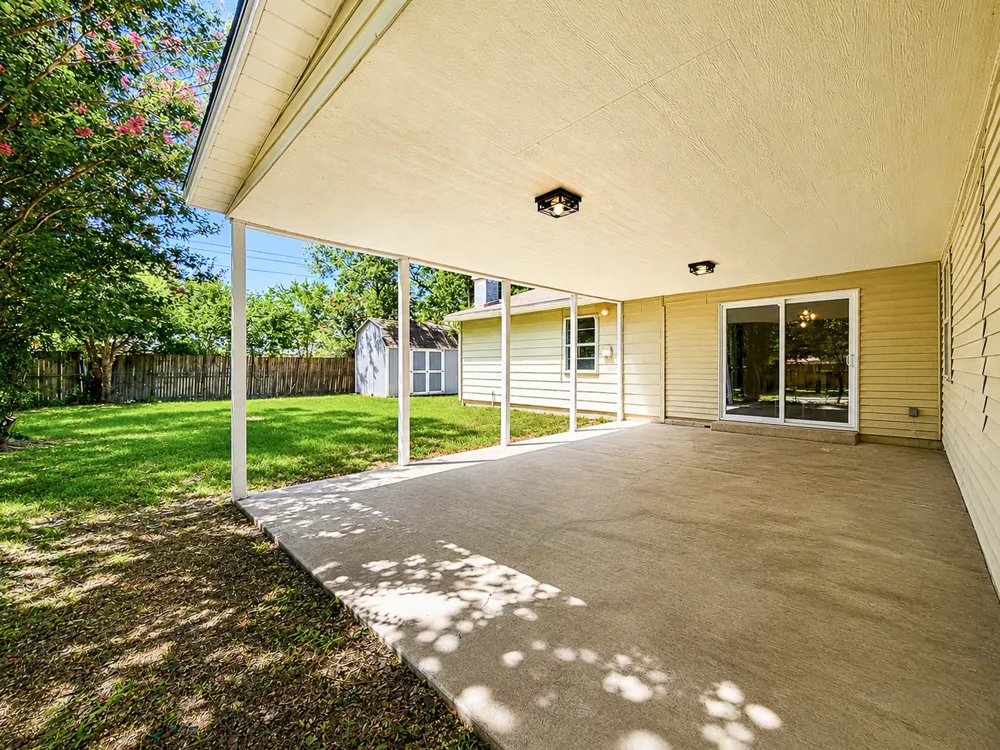 209 W Southern Avenue Saginaw, TX 76179