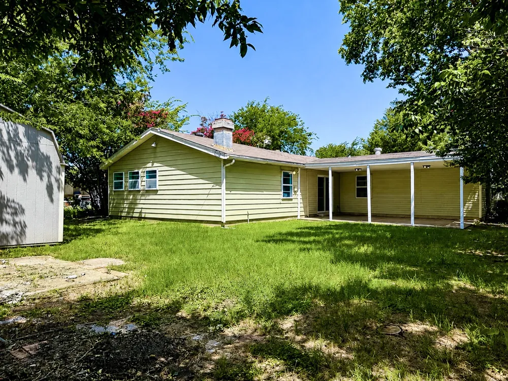 209 W Southern Avenue Saginaw, TX 76179