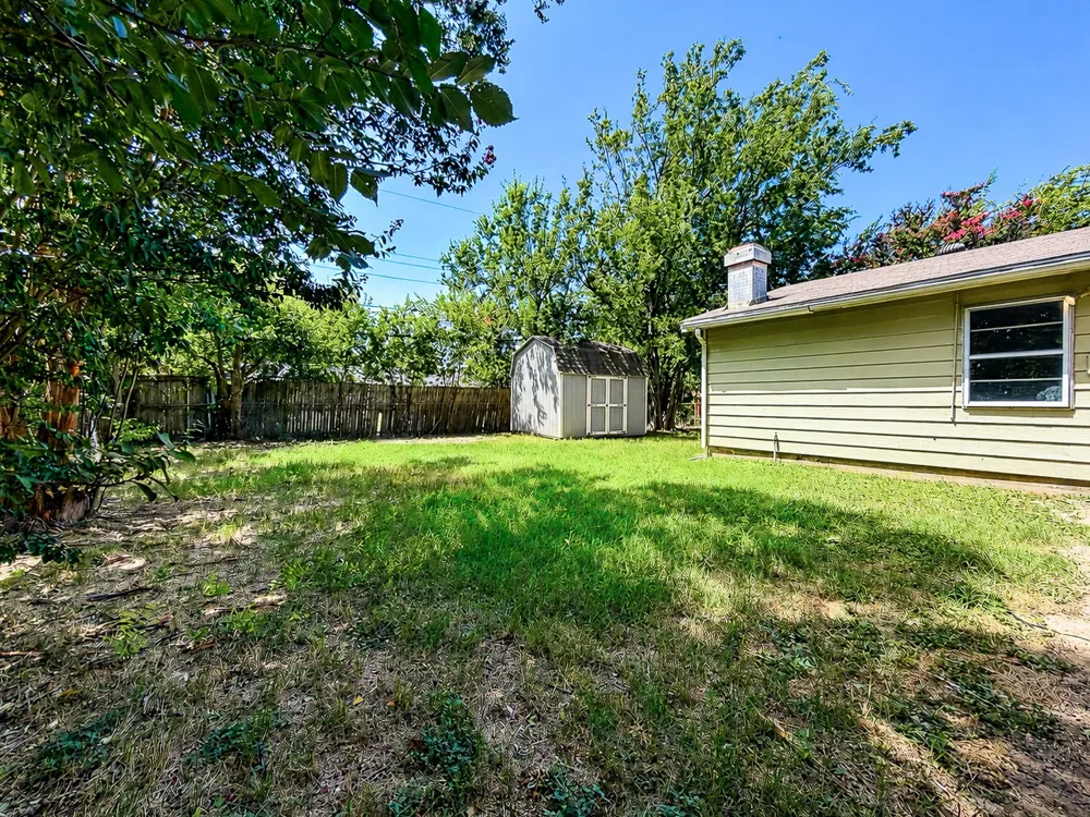 209 W Southern Avenue Saginaw, TX 76179