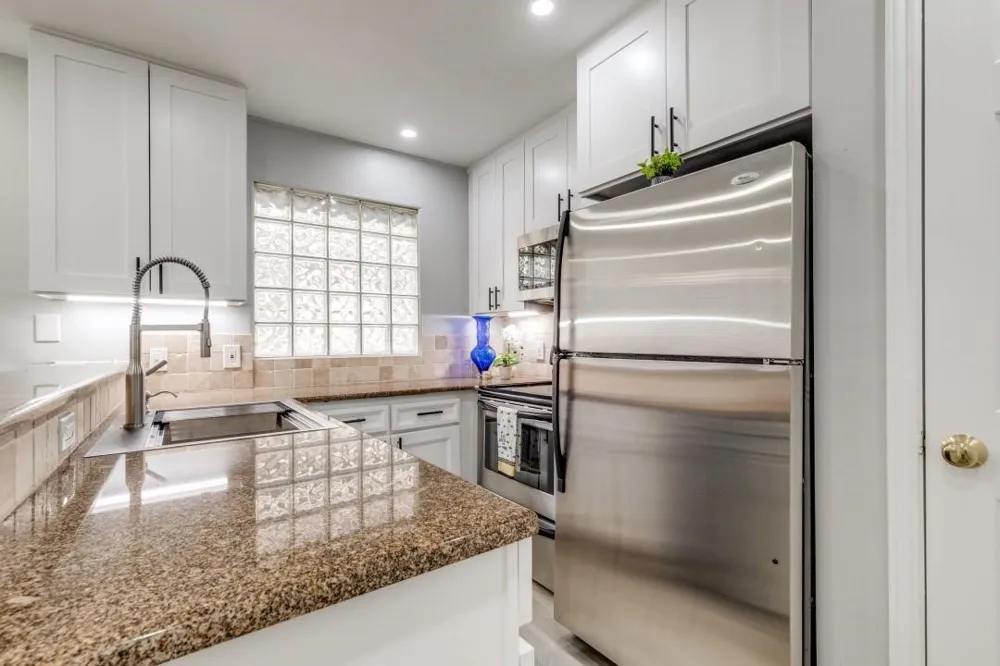 4221 Cole Avenue #202 Dallas, TX 75205