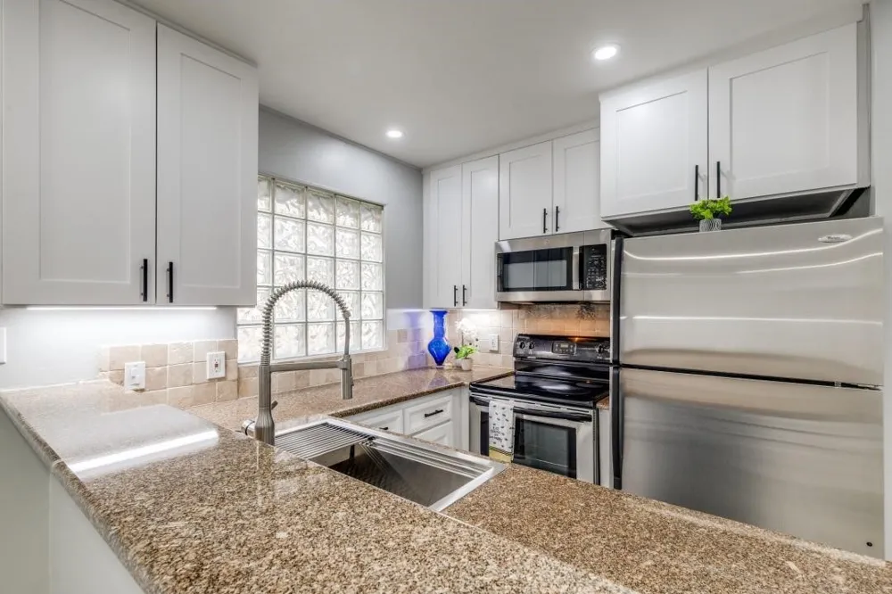 4221 Cole Avenue #202 Dallas, TX 75205