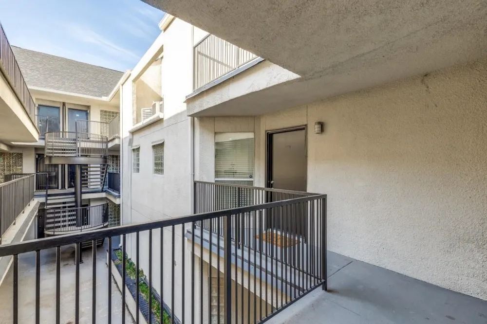 4221 Cole Avenue #202 Dallas, TX 75205