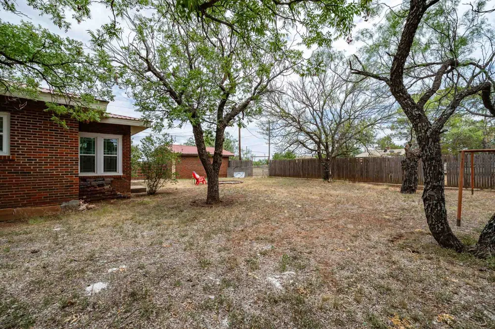 305 W Swenson Avenue Aspermont, TX 79502