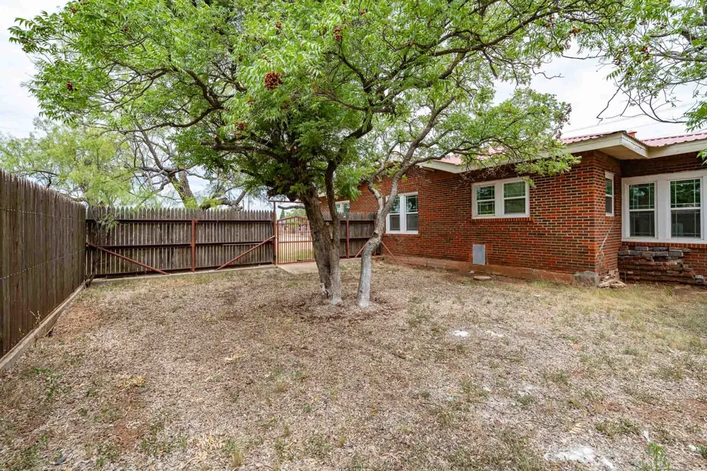 305 W Swenson Avenue Aspermont, TX 79502