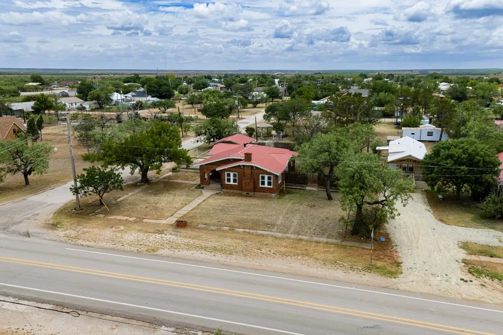 305 W Swenson Avenue Aspermont, TX 79502