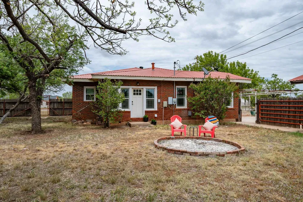 305 W Swenson Avenue Aspermont, TX 79502