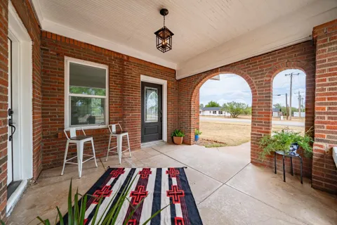 305 W Swenson Avenue