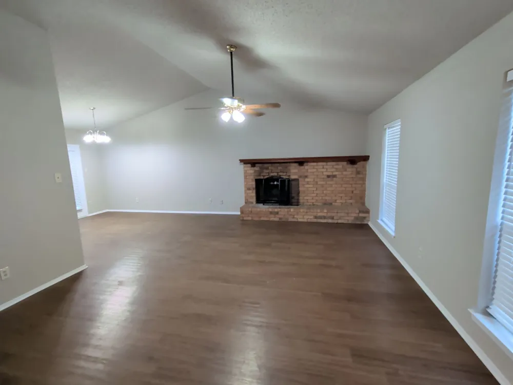 1703 Chittam Drive Euless, TX 76039