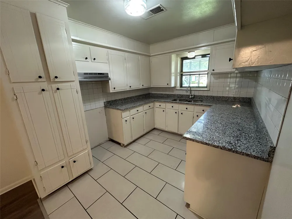 900 23 1/2 STREET Corsicana, TX 75110