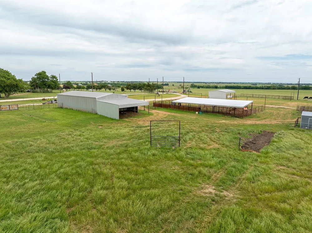 1010 County Road 382 Era, TX 76238