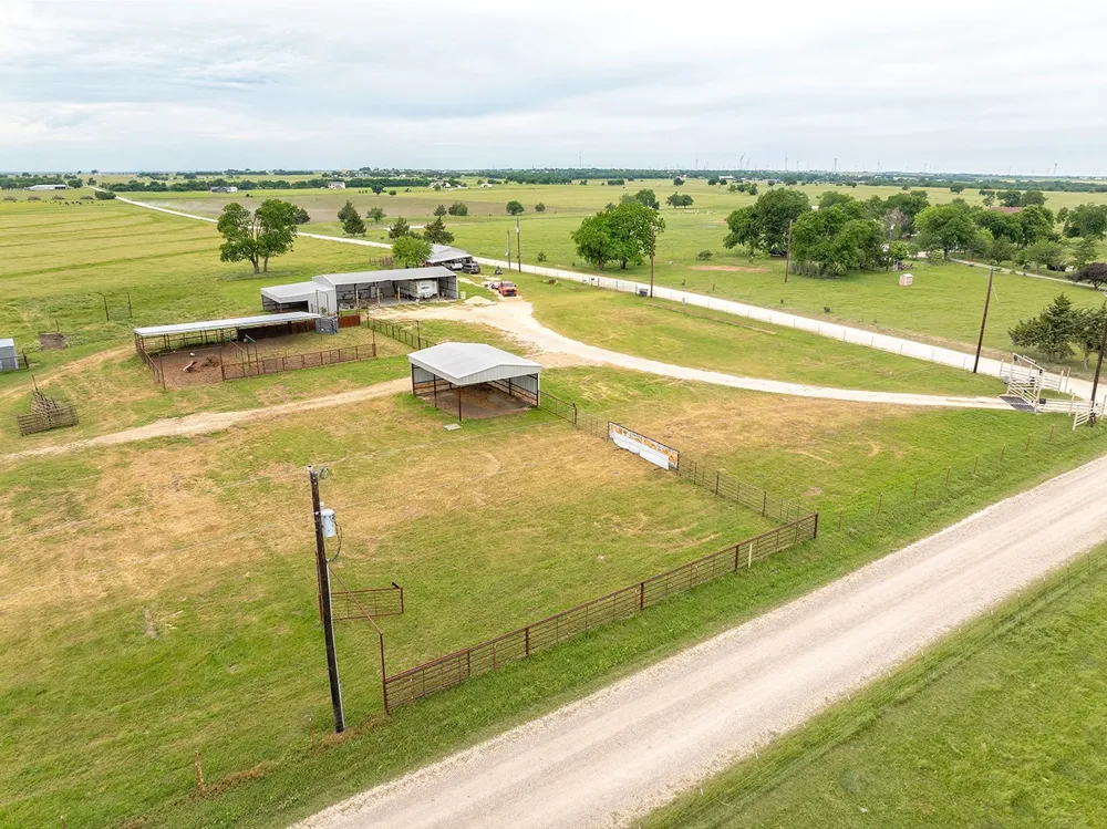 1010 County Road 382 Era, TX 76238