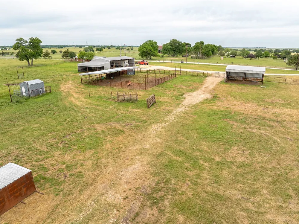 1010 County Road 382 Era, TX 76238