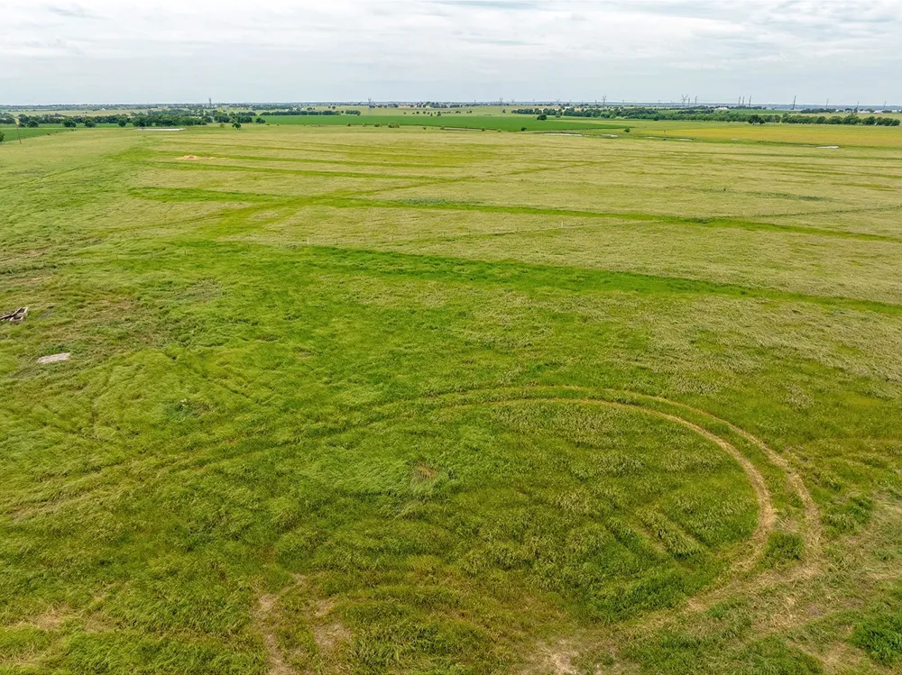 1010 County Road 382 Era, TX 76238