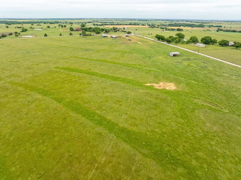1010 County Road 382 Era, TX 76238