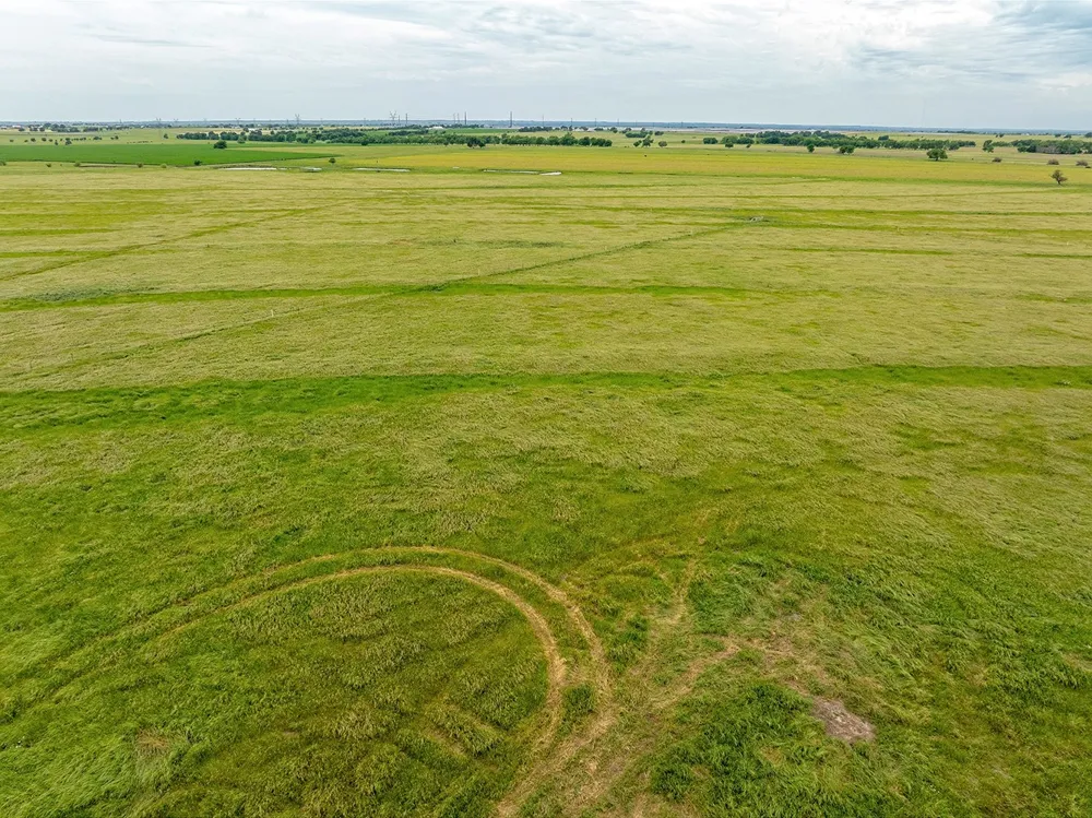 1010 County Road 382 Era, TX 76238