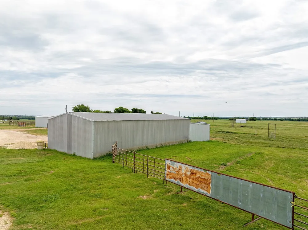 1010 County Road 382 Era, TX 76238