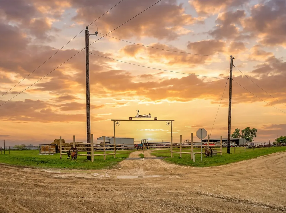 1010 County Road 382 Era, TX 76238