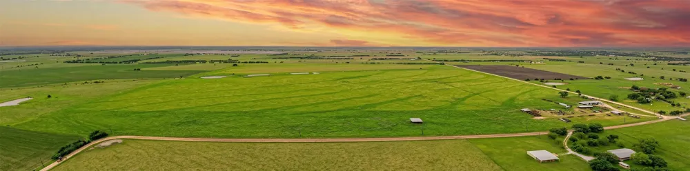 1010 County Road 382 Era, TX 76238