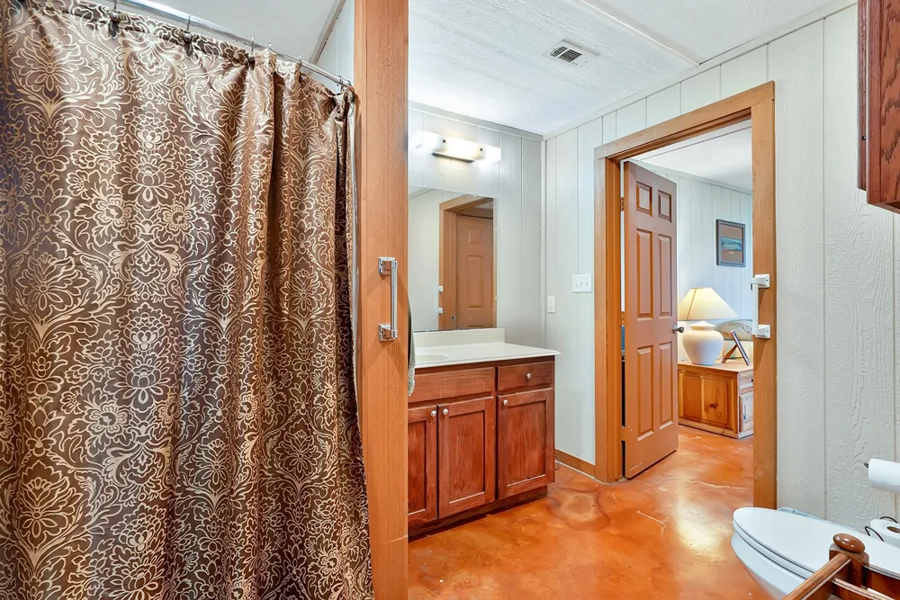 1010 County Road 382 Era, TX 76238