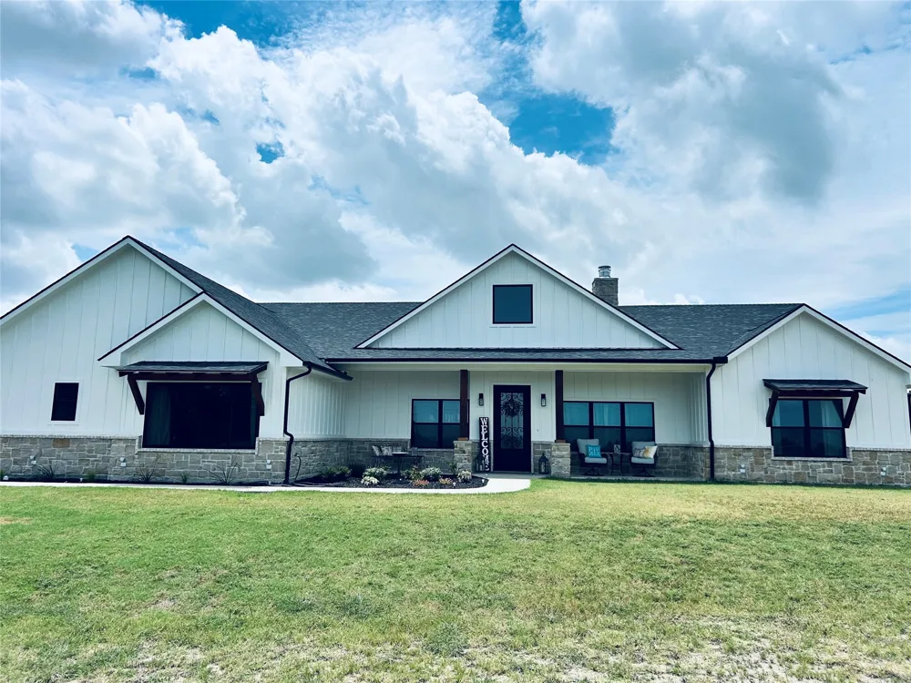 3657 Harrell Road Howe, TX 75459