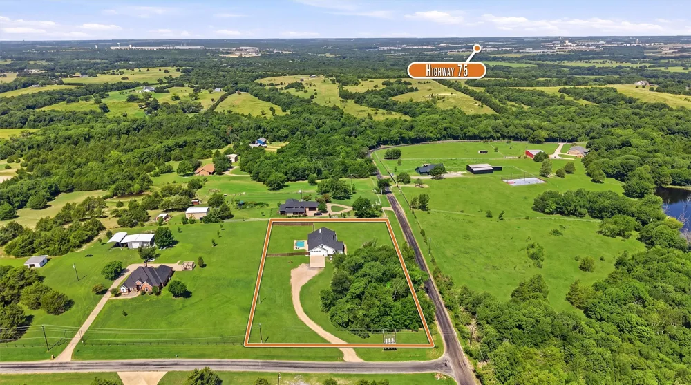 3657 Harrell Road Howe, TX 75459